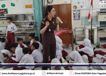 Hari Ketiga MPLS, Jaksa Masuk Sekolah Edukasi Nilai Keadilan di SD Negeri Gedongkiwo.